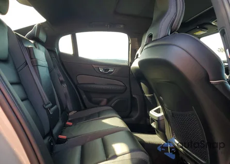 2019 Volvo S60 T6 R-Design из США, поврежденный, VIN 7JRA22TM6KG016840